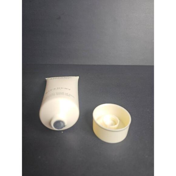 NWT Givenchy Amarige D'amour Bath Gel Delicate 3.3 Fl Oz New Factory - Picture 5 of 5